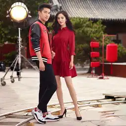  杨幂发福利与赵又廷贺新春写真照,大幂幂依旧年轻漂亮且惊艳