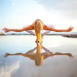  这对情侣用瑜伽来秀恩爱,简直性感到爆