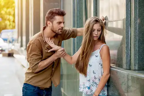  掌握这个心理学技巧,从跪舔到被追,男生顺利实现完美逆袭