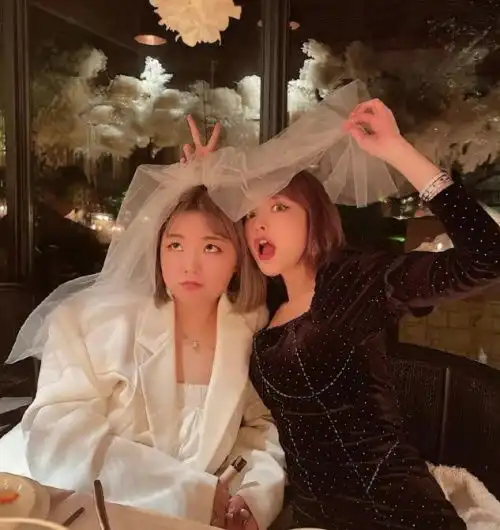 周扬青亲自认证朋友称号,友谊是一场感情的双向奔赴