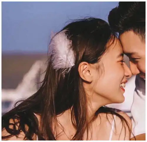  头像我将告别黄昏,向你的光里坠落