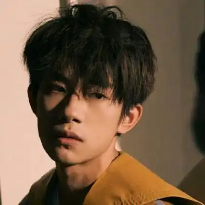  帅气伤感的男生头像,连伤心的样子都这么好看了