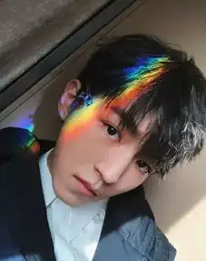  王俊凯清晨微博洒狗粮,难道是已经有了小女友粉丝你可不能早恋哦