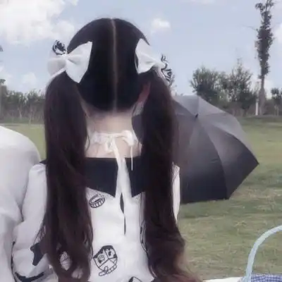  情侣头像一男一女分开两张做我怀中猫做我心上人