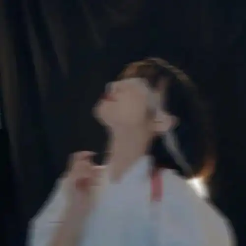  头像半夜流的泪只有自己和枕头知道