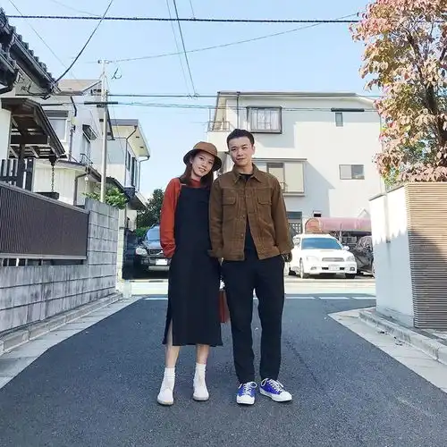  ins穿搭博主广州这对爱旅行的年轻夫妻,秋冬穿搭都有哪些小心机