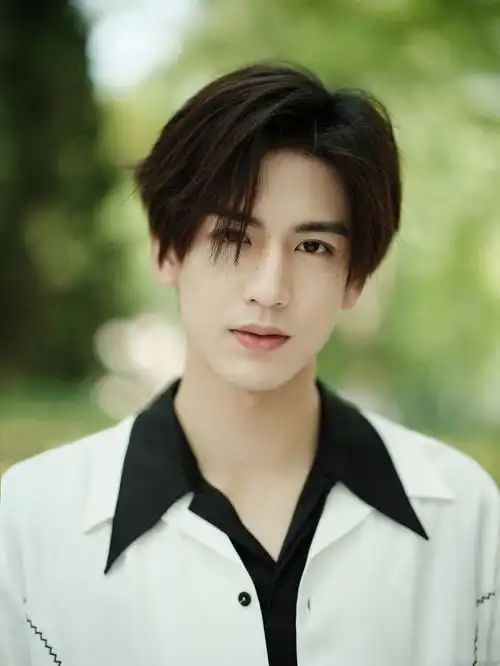  身高188,360度无死角,纯天然大帅哥能否凭借双男主剧爆红