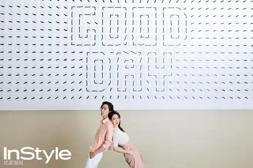  戚薇李承铉登优家画报封面情侣风西装温暖有力量