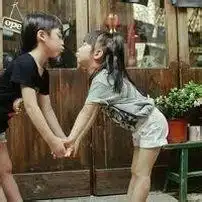  情侣小孩头像超萌的我还在等着你回来