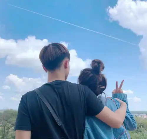  网曝林小宅与7年男友分手男方被疑软饭男,为女友投票只花9元