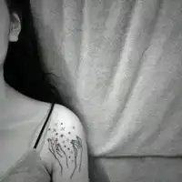  美女头像纹身图纹身图案真实的美女头像