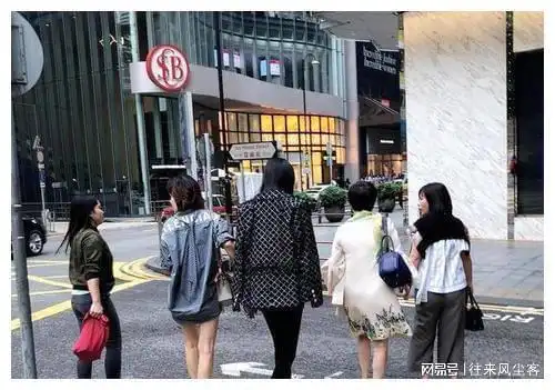 和准婆婆已成闺蜜奚梦瑶单独陪伴四太逛街,婆媳相处融洽亲密