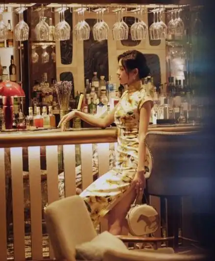  张予曦演绎军阀太太,一身绣花旗袍太吸睛,前任看了肠子都会悔青