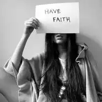  帮我找一个跟这个头像相似的情侣女头像