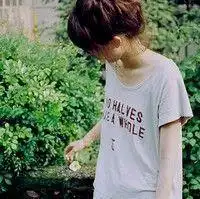  找一个和这个差不多的情侣女头