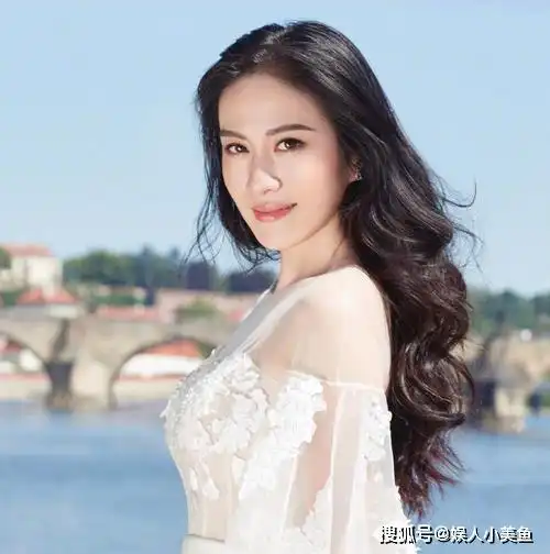 叶璇情感很丰富,曾3次爱上花心男人,一度为爱的人跳河