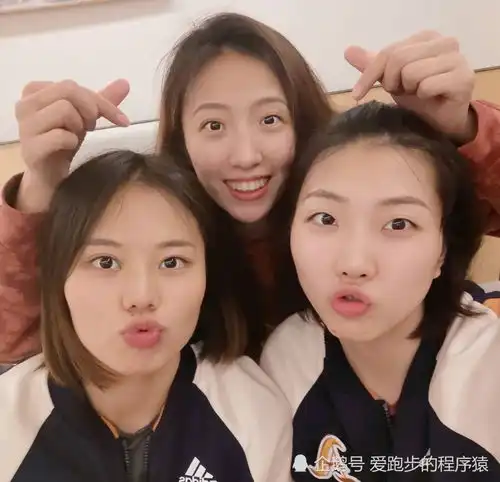 女排国手的闺蜜张常宁的是美女记者,朱婷和姚迪形影不离