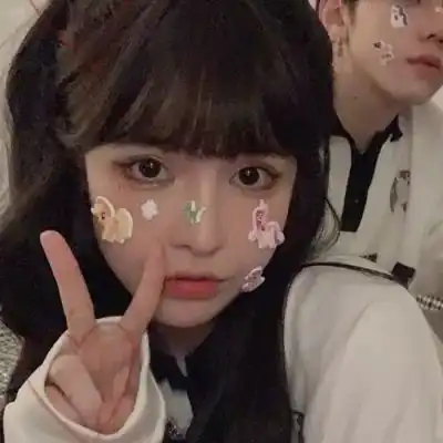  情头,只在节日收到的花,不叫花叫礼物,在平日里收到的花,叫花也叫爱礼物