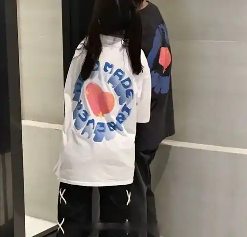  泛滥的爱意成了一片湖恋爱情头