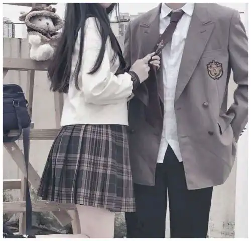  原宿风独享版情侣头像,恩爱搞怪超有爱,情敌告辞