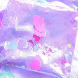 头像被爱的人有持无恐,去爱的人践过狗李珍珍