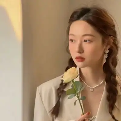  干净ins风好看的女头,女生氛围感头像超好看看不腻