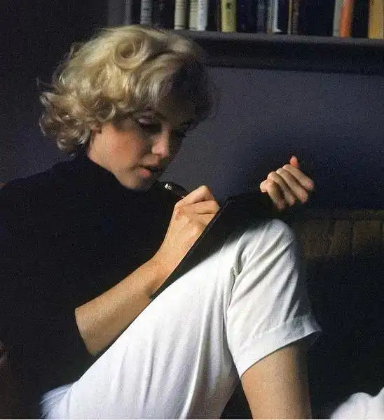  我敢打赌这里一定有你没有见过的玛丽莲梦露的另一面