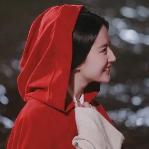  文案你在我的眼睛里遨游,周身被温柔与爱意深深的包裹着