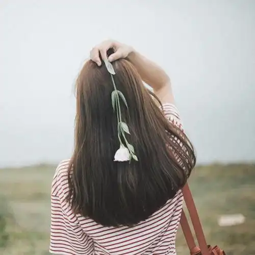 旧情难忘,哪个女孩背影最漂亮,测你与前任提出复合他会答应吗