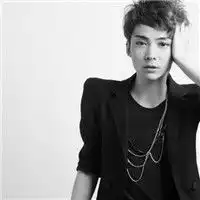  有没有黑白的情侣头像啊要霸气那种谢谢