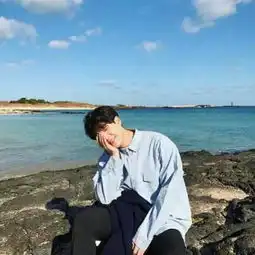  2018最新干净帅气小哥哥微博头像这年头感情全是走私货