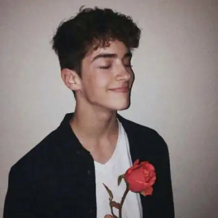  适合当微信头像的欧美男生,轰轰烈烈不如平静