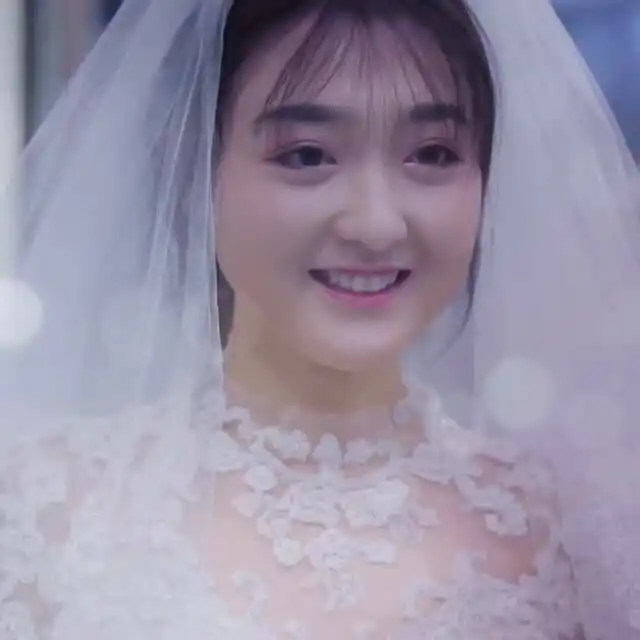 陪闺蜜试婚纱,却把自己嫁出去了