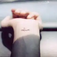  人物纹身素描女生头像微信头像图片大全