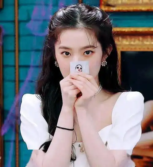  刘亦菲裴珠泫张含韵张雨绮迪士尼在逃公主夏日变装,你会pick谁