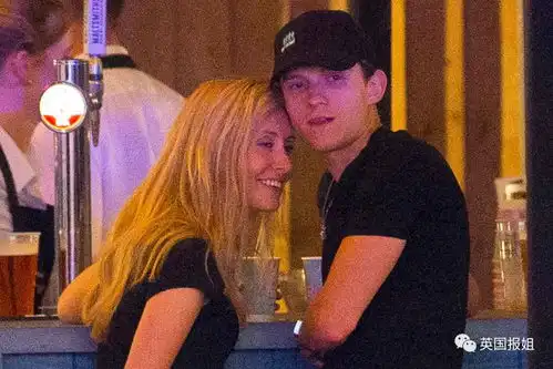  荷兰弟赞达亚恋情曝光车内热吻甜翻网友,蜘蛛侠情侣是真的