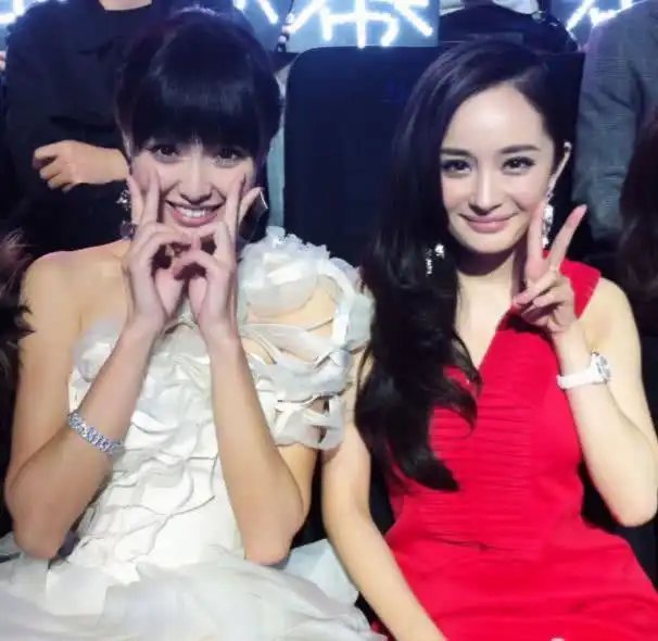 杨幂没出席好姐妹的婚礼,听这段解释,智商高一目了然