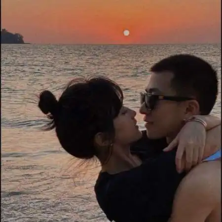  扣扣情侣头像一对青春年少我们相爱