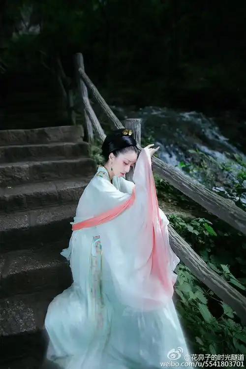 闺蜜天天来我家帮哄孩子,4岁女儿1句阿姨鞋带总开我恍然大悟