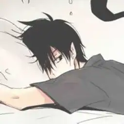  求抱着枕头的另一半动漫情侣头像