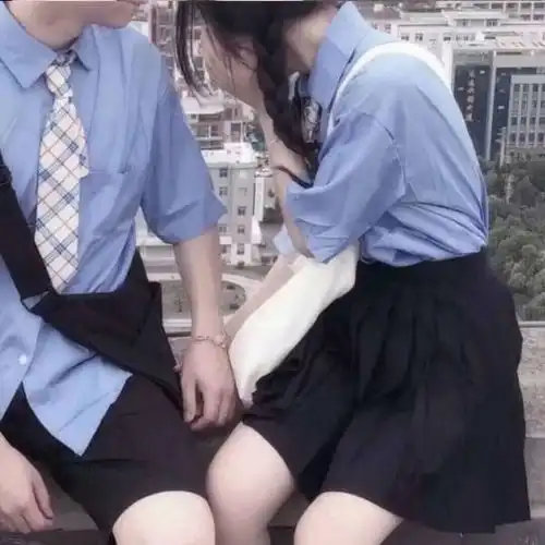  女孩子初吻还在,90有这3种操作,全中的捡到宝了