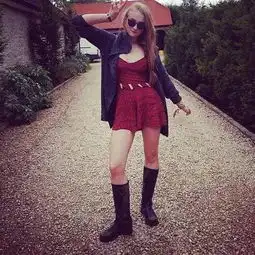  今天冰火里开挂的珊莎说,她想和女人谈恋爱