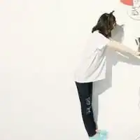  求穿情侣装的2个女的头像