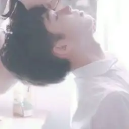  情侣头像把悲伤掩饰得天衣无缝