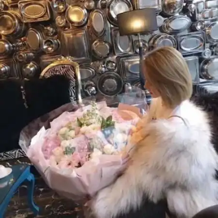  复古情侣头像一对,我偷了一个少女的心