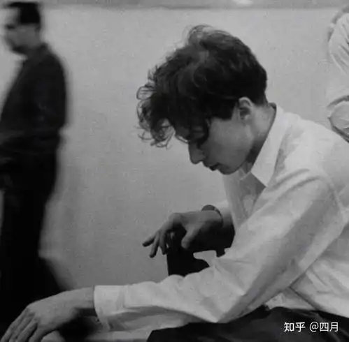  在网易云的世界里,总会有人比你更悲伤