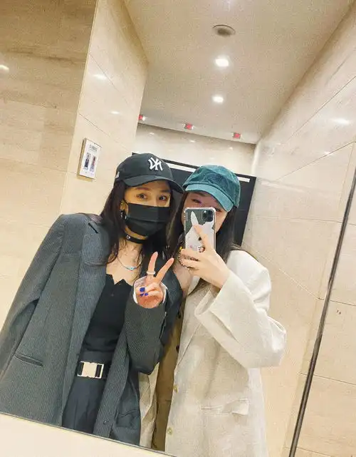 杨幂的闺蜜好会穿啊出街私服舒服好看,时尚感一点不输她