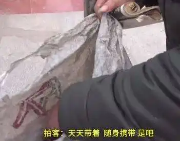 54岁流浪汉,在街头练书法6年,欧楷写得真牛精神病也有好转