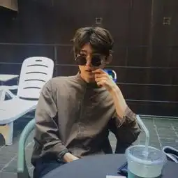  帅哥头像霸气超有范时尚潮流2018最新爱是不是不开口才珍贵