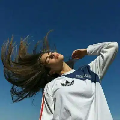  女生背影长发头像侧面长发飘逸的小姐姐